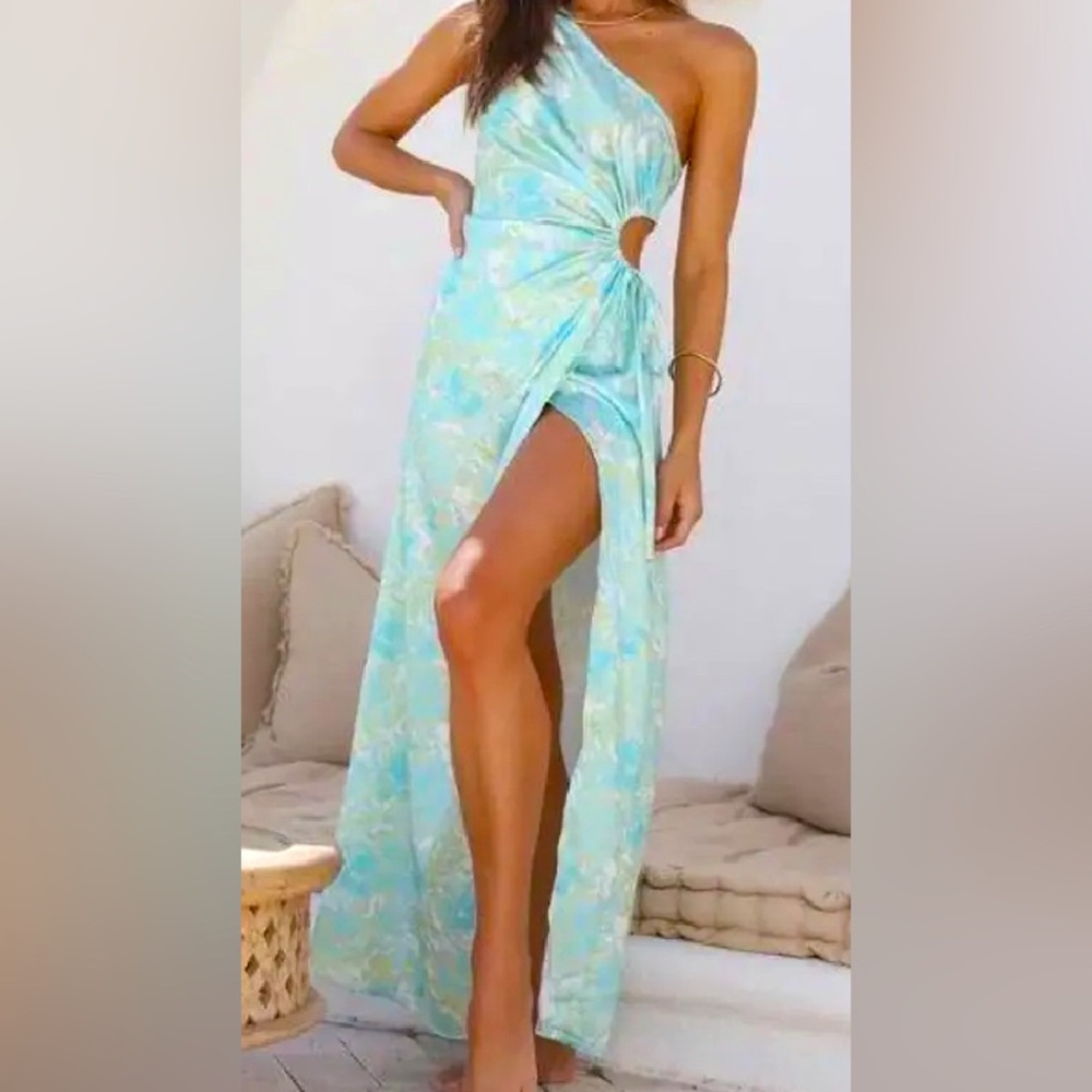 Hello Molly Maxi Dress with Cutout